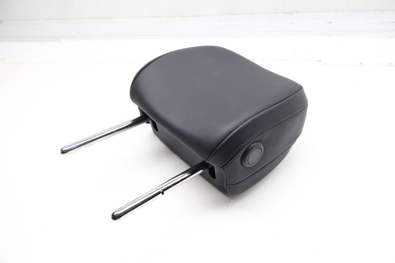 Headrest / Head Rest 95B881901AG — Used (SKU 726947)