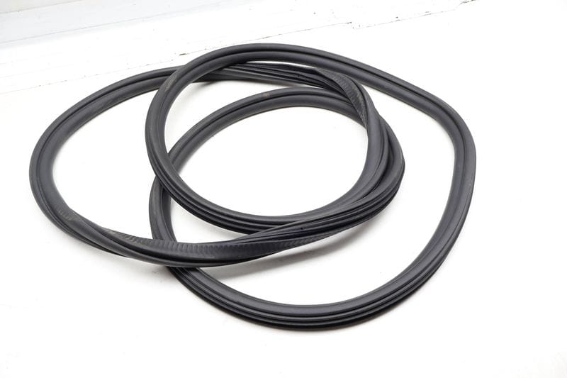 Inner Door Weatherstrip / Seal 95B831721F — Used (SKU 726574)