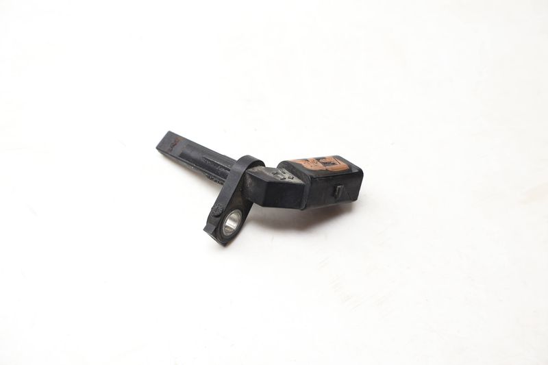 ABS / Wheel Speed Sensor 95B927804B — Used (SKU 726529)