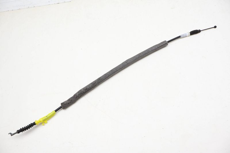 Exterior Door Handle Bowden Cable 95B837017 — Used (SKU 726749)