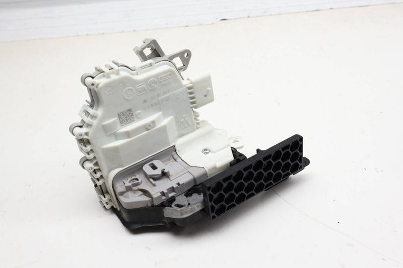 Door Latch / Lock Actuator 8J1837016F — Used (SKU 726345)