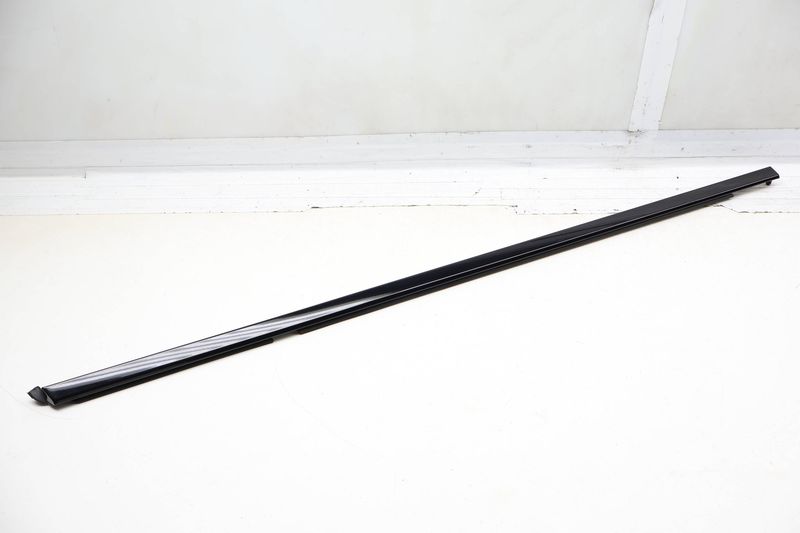 Exterior Door Window Seal / Trim 95B837476D — Used (SKU 726685)