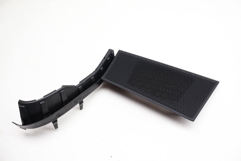Upper Dash Speaker Grille / Cover 95B035405A — Used (SKU 726678)