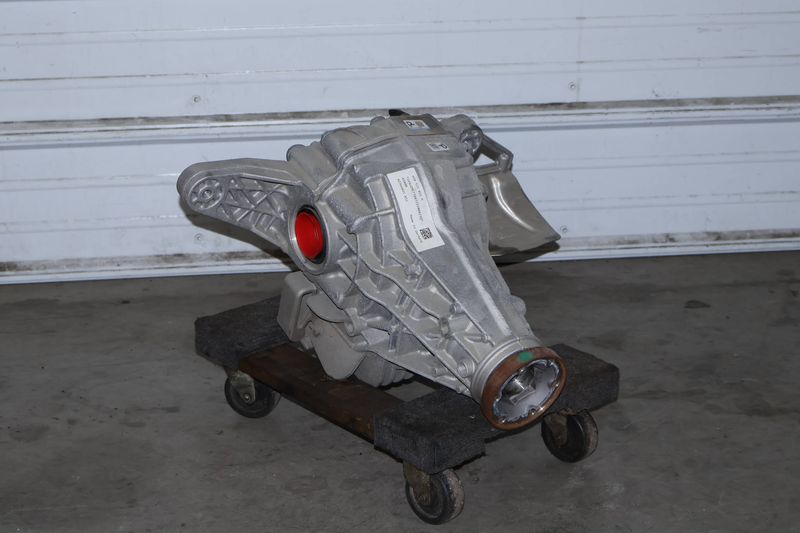 Axle Differential / Diff 95B525015M — Used (SKU 726995)