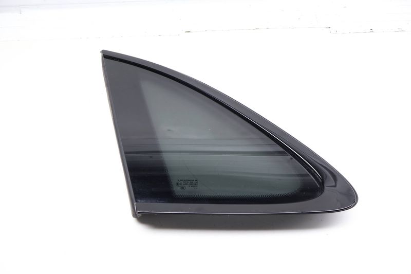 Side Quarter Window / Glass 95B845297FE — Used (SKU 726968)