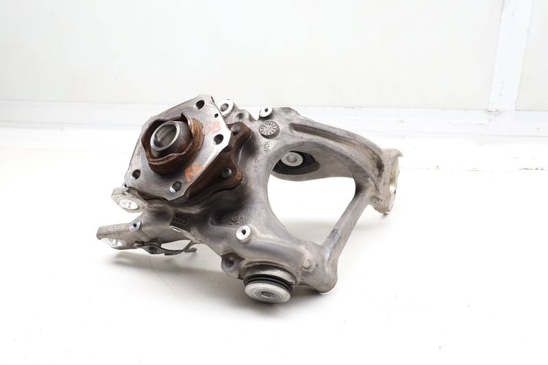 Spindle Knuckle w/ Wheel Bearing 8R0505436C — Used (SKU 726828)