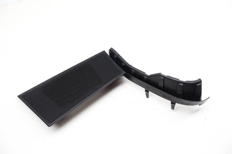 Upper Dash Speaker Grille / Cover 95B035406A — Used (SKU 726679)