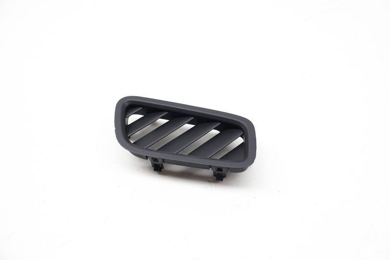 Upper Defrost Air Vent 95B819706A — Used (SKU 726444)