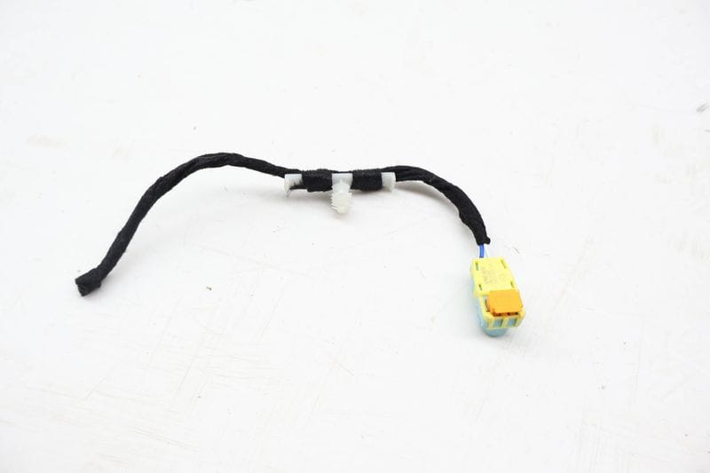 Seat Belt Wiring Connector / Pigtail (2-PIN) 8X0972562A — Used (SKU 726305)