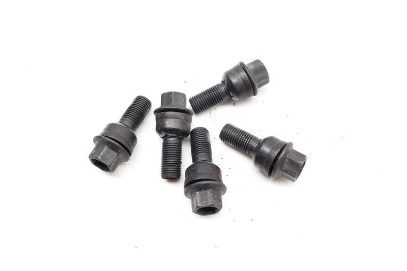 Wheel Bolt / Lug Nut Set (5) WHT010063 — Used (SKU 726492)