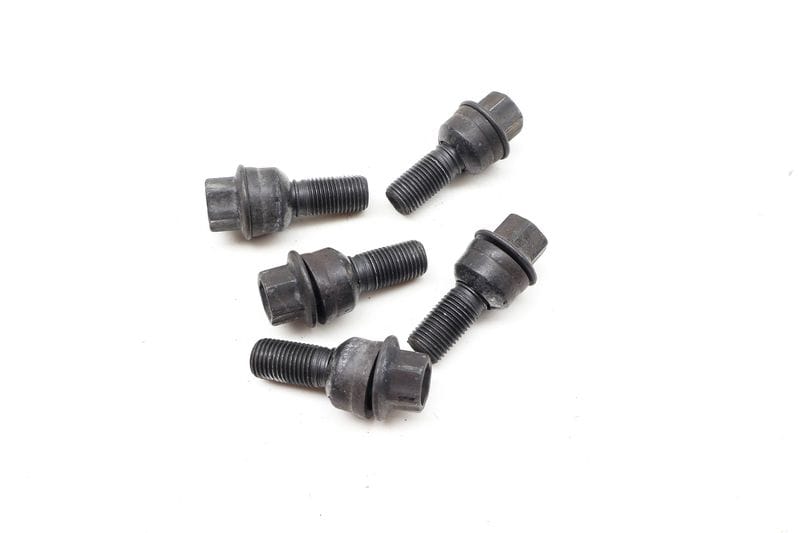 Wheel Bolt / Lug Nut Set (5) WHT010063 — Used (SKU 726494)