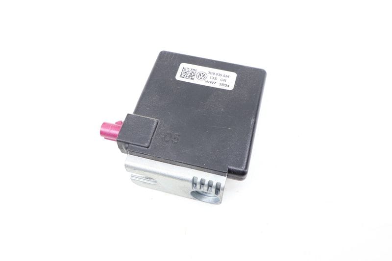 Antenna Booster 3G9035534 — Used (SKU 697474)