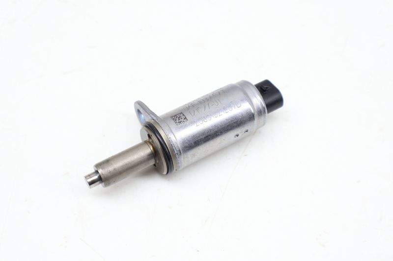 Cam Valve / Camshaft Adjustment Solenoid 06E103697T — Used (SKU 697549)