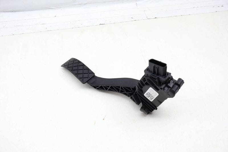 Gas Pedal / Accelerator Module 5QN723503 — Used (SKU 697889)