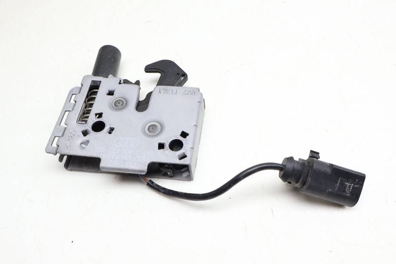 Hood Lock / Latch 8S0823509C — Used (SKU 697826)