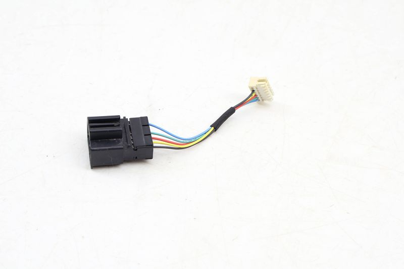 Outer Tail Light / Lamp Wiring Connector / Pigtail — Used (SKU 698241)
