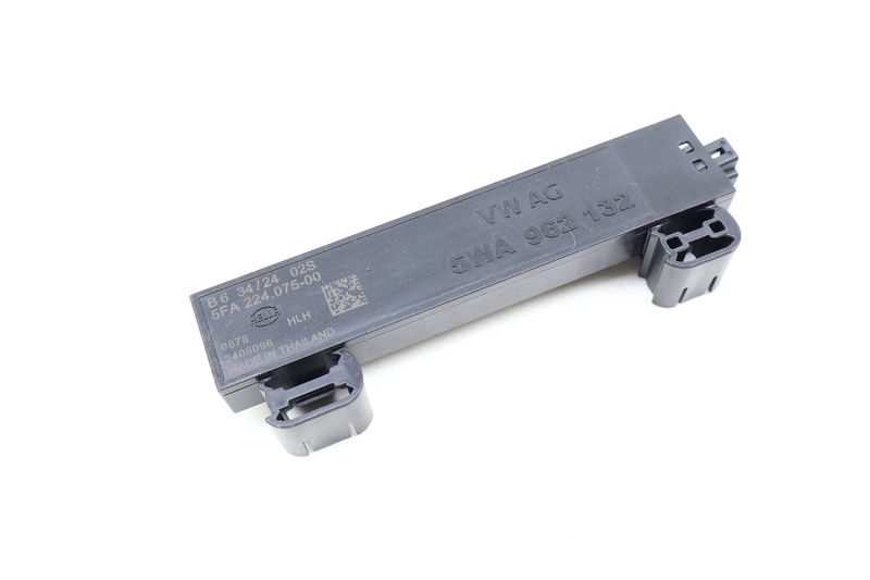 Kessy / Keyless Entry Antenna 5WA962132 — Used (SKU 697480)