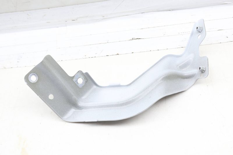 Fender Cross Support Bracket 3CM821136 — Used (SKU 697997)