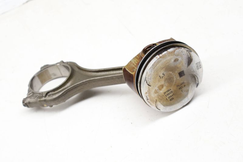1.5L Engine Piston / Connecting Rod Assembly 05E107065AT — Used (SKU 724097)
