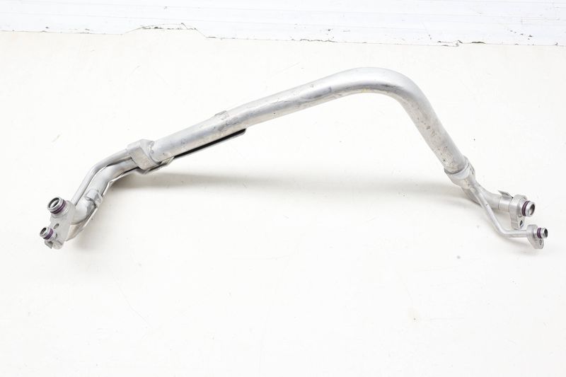 AC Refrigerant Line / Pipe Assembly 5QM816738D — Used (SKU 724160)