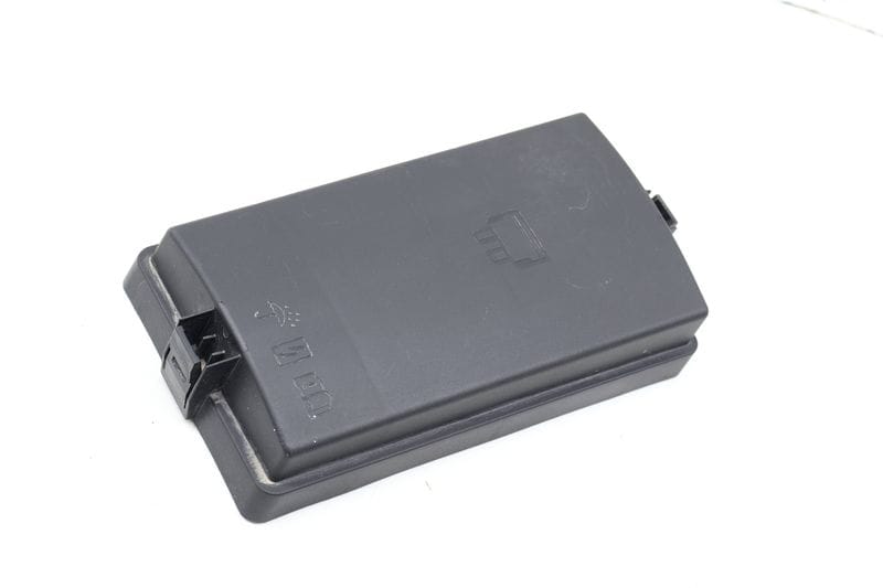 Engine Compartment Fuse / Relay Box Cover 5Q0937132B — Used (SKU 724071)