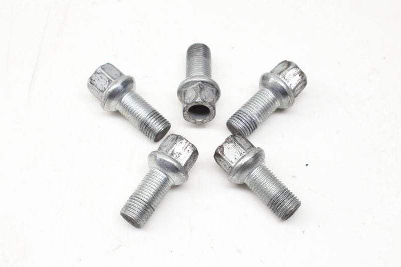 Wheel Bolt / Lug Nut Set (5) WHT001812 — Used (SKU 723938)