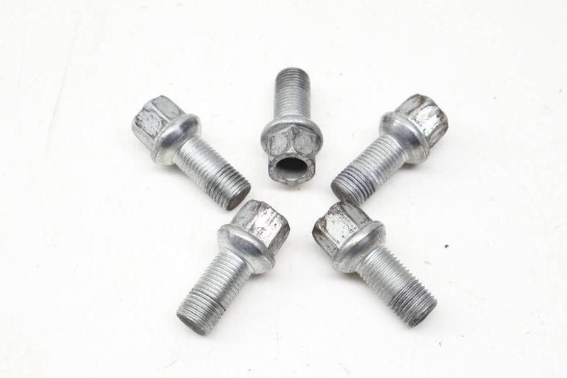 Wheel Bolt / Lug Nut Set (5) WHT001812 — Used (SKU 723939)
