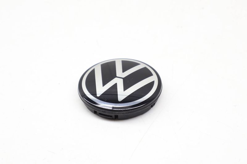 Wheel Center Cap 2GJ601171 — Used (SKU 723880)