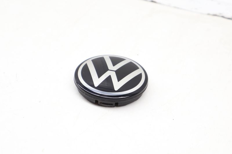 Wheel Center Cap 2GJ601171 — Used (SKU 723882)