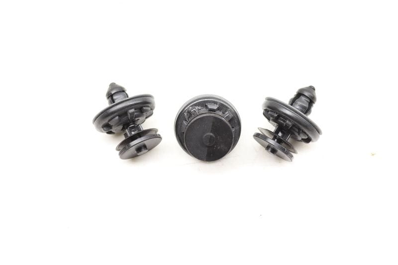 Door Panel Clip Set (3) 6Q0868243 — Used (SKU 468608)