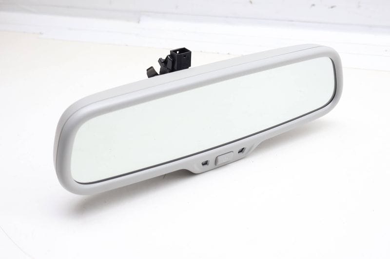 Interior Rear View Mirror w/ Auto Dim / Compass 8T0857511AC — Used (SKU 733068)