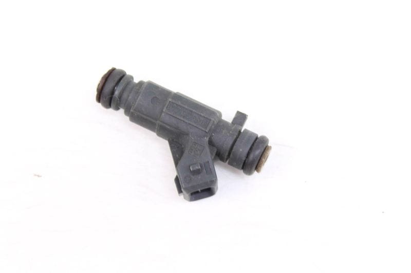 Fuel Injector 077133551M — Used (SKU 137998)