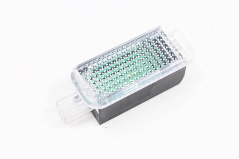 LED Interior Light 4E0947415 — Used (SKU 153171)
