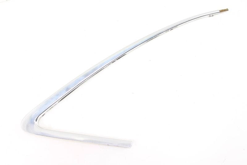 Quarter Window Glass Trim / Molding 8E5853346E — Used (SKU 153426)