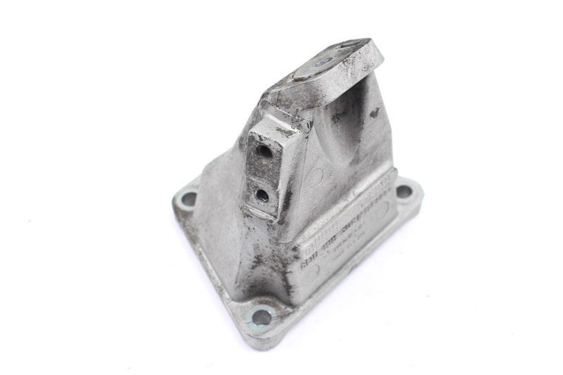 Engine / Motor Mount Bracket 8D0199308AD — Used (SKU 137014)