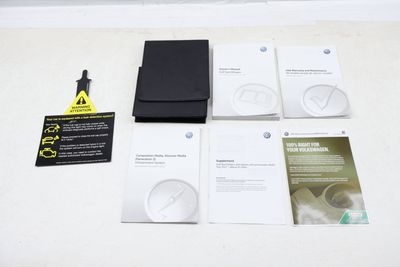 2017 OWNERS MANUAL (GOLF SPORTWAGEN)