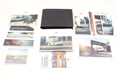 2022 OWNERS MANUAL (TAYCAN)