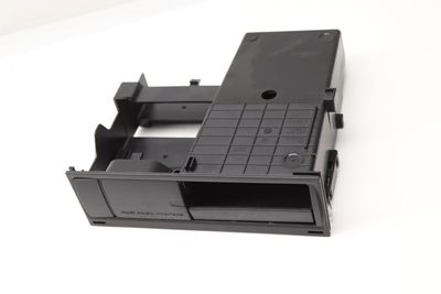 AMI / MUSIC INTERFACE MODULE HOUSING 8P0060700