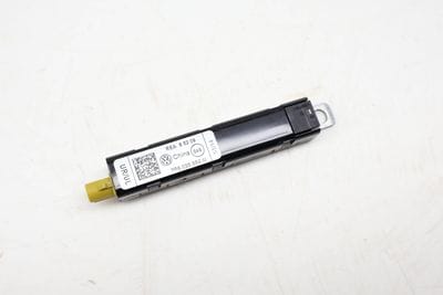 Antenna Booster (LOWER) 7P6035552N