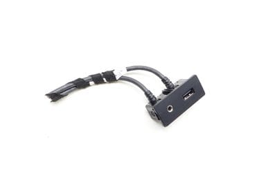 AUX-IN / USB Socket / Port
