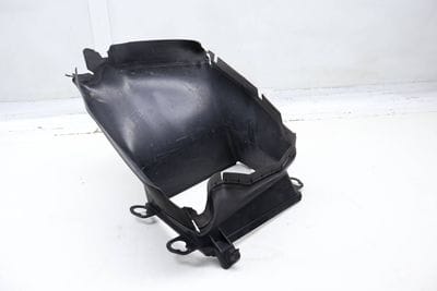 Auxiliary Radiator Air Guide / Duct 4M0121333Q