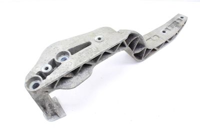 AXLE DIFFERENTIAL MOUNT BRACKET 8D0599289