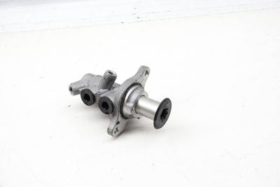 Brake Master Cylinder 7P0611019