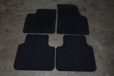 CARPET FLOOR MAT SET 3CN864435