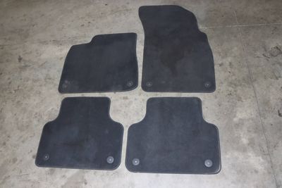 CARPET FLOOR MAT SET 4M1863011A