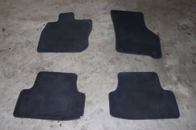 CARPET FLOOR MAT SET 8Y1863011A