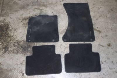 CARPET FLOOR MAT SET (PORSCHE)