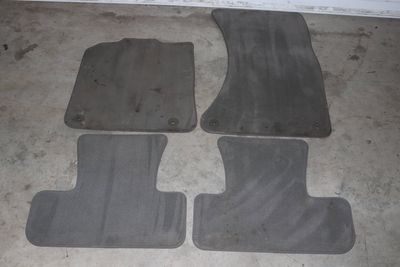CARPET FLOOR MAT SET