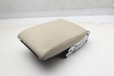 Center Armest / Arm Rest 7P6864207C