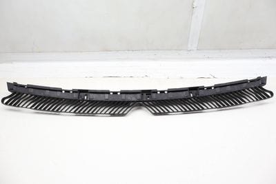 Center Bumper Mount / Bracket 3CN807863